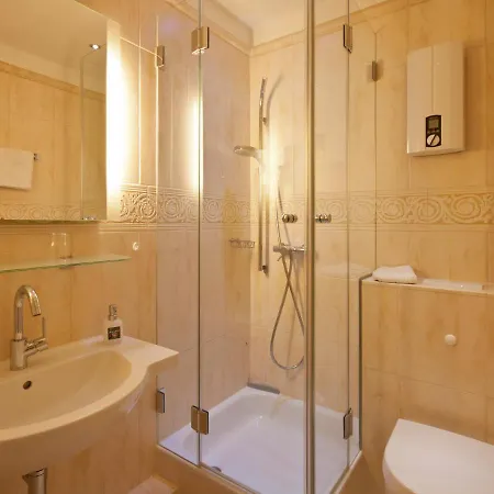 מלון Park-hotel 4*